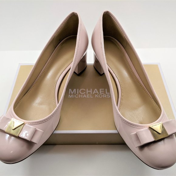 Michael Michael Kors Caroline Pump - Picture 2 of 9